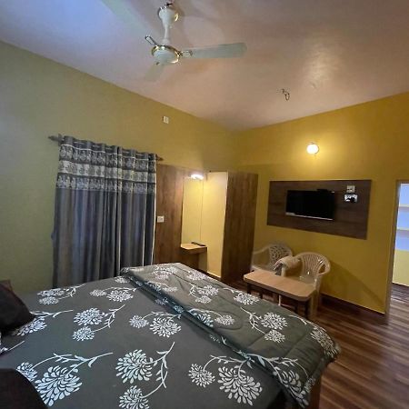 Hotel Lake Queen Rambha Buitenkant foto