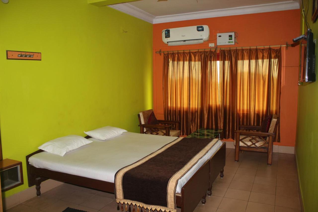 Hotel Lake Queen Rambha Buitenkant foto