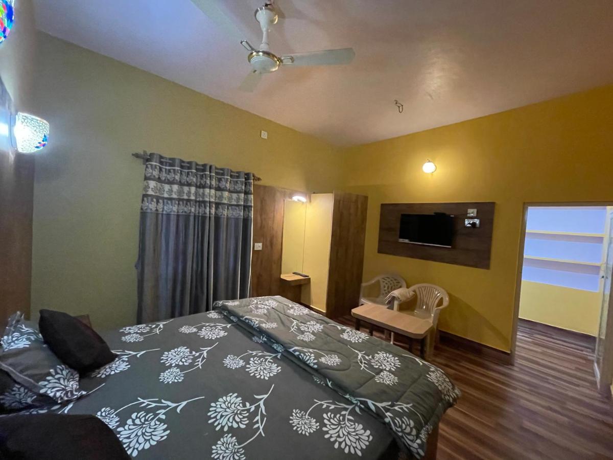 Hotel Lake Queen Rambha Buitenkant foto